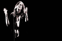 Patti Smith, passeuse de mémoire rock’n roll et analogique